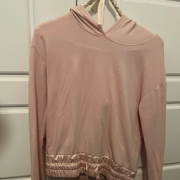Thin pink sweater - Picture 1 of 3